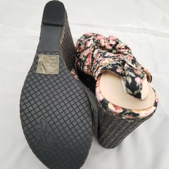 Lovely People Floral Peep-toe Wedge NWOT - Picture 6 of 6